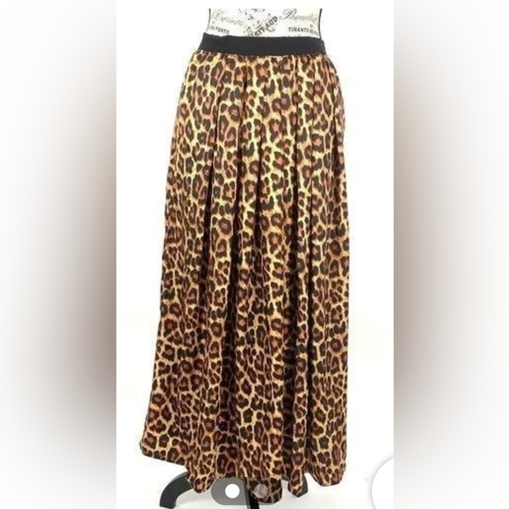 Joan Rivers Maxi Skirt in a Size 1X.  Brown and Tan Leopard Print